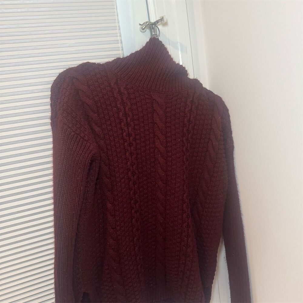 Forever 21 Women's M Burgundy Cable Knit Turtleneck Sweater